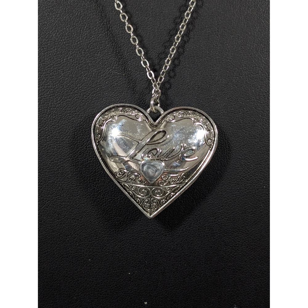Love Never Fails 1 Corinthians 13 Puffy Heart Necklace 20" - Picture 1 of 8